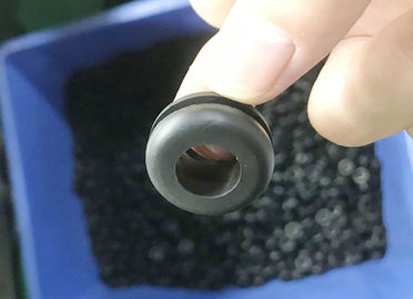 Dwustronne gumowe przelotki Zatyczki Odporne na zużycie 9-13 MPa na otwór w panelu